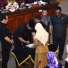Bupati Kuningan saat menandatangani nota kesepakatan KUA dan PPAS.